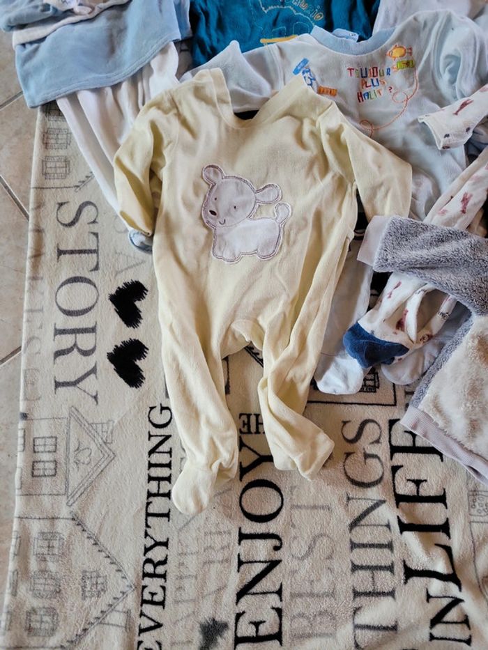 Lot de pyjamas 6 mois - photo numéro 4