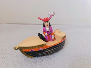 Bateau à roulettes Capitaine Crochet - Disney Vintage - 9 cm