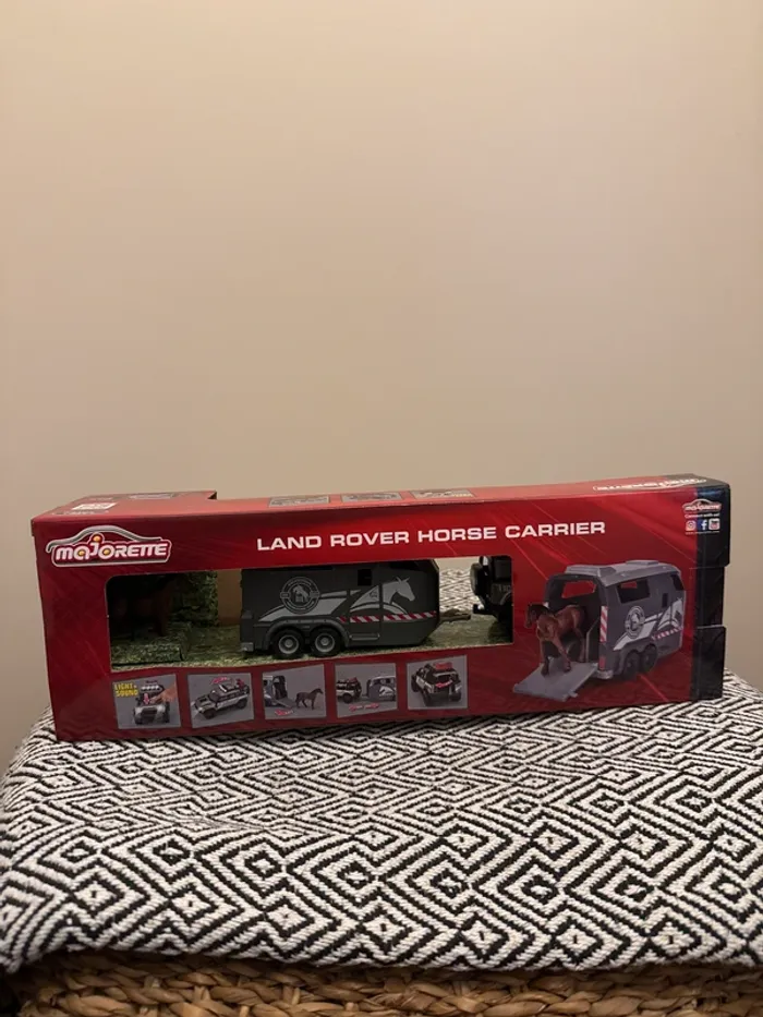 Majorette - Land Rover et sa remorque équestre avec sons et lumières- 25 cm  3 ans et + - photo numéro 2