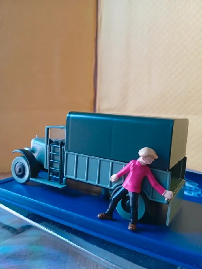 En voiture Tintin Le Lotus bleu Hergé moulinsart 2005 - photo numéro 5
