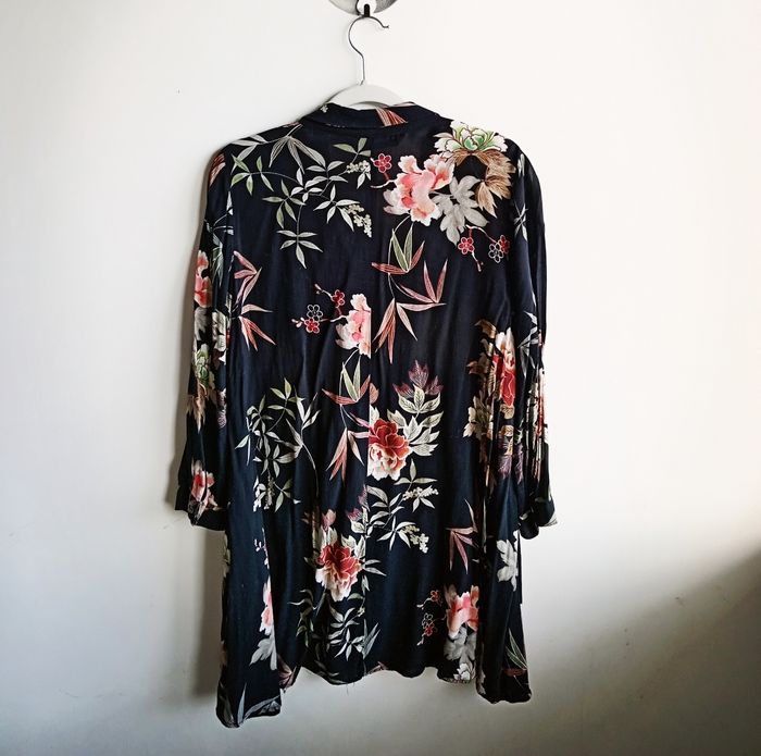 Robe chemise fluide Zara manches longues en coton motif fleuri - photo numéro 4