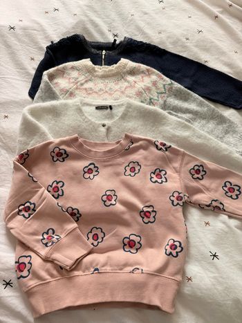 Lot de 4 pulls fille - 4 ans - parfait état