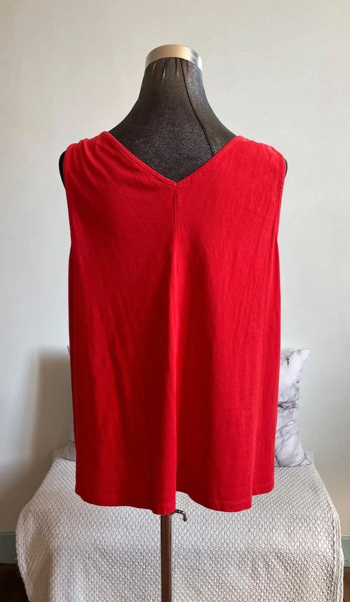 Débardeur brodée rouge. - photo numéro 2