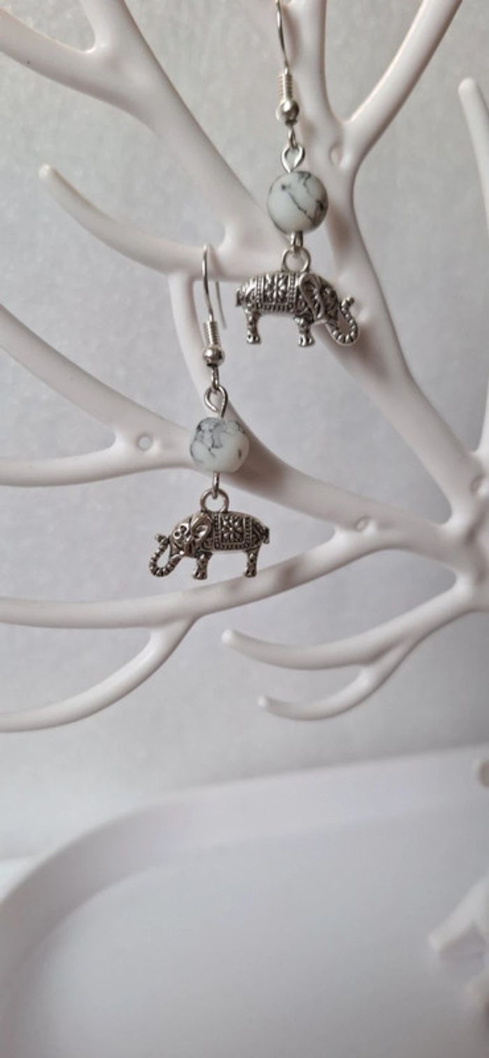 Boucles d'oreilles éléphant perle blanche - photo numéro 2