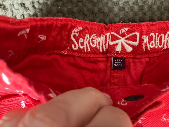 Short jeans rouge - photo numéro 2