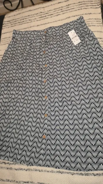 Longue jupe damart neuf avec roquette taille 50