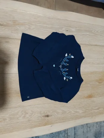 Très joli tee shirt motif renne brillant Okaïdi