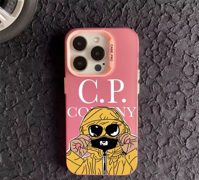 Vend coques cp company et stone Islande tout modèle d iPhone - photo numéro 3