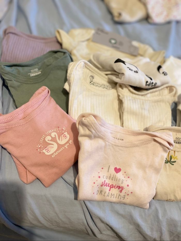 Lot de vêtements bébé 1-3mois (body)