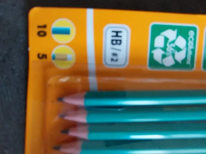 Crayons de bois - photo numéro 2