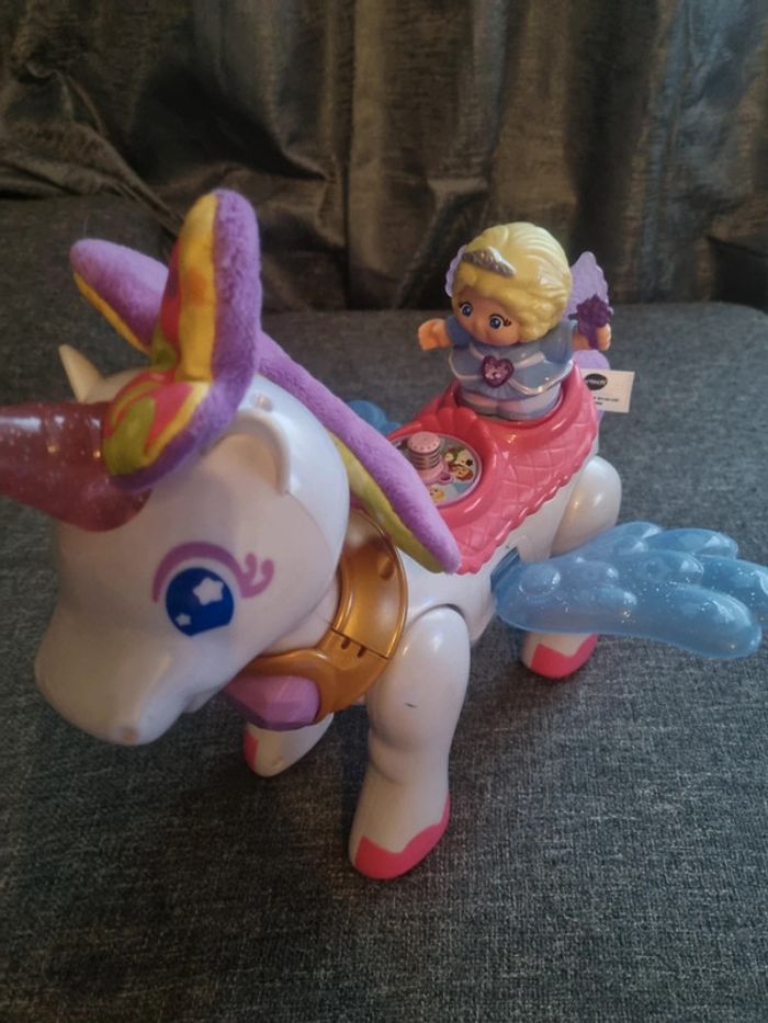 La licorne avec sa fée électronique - photo numéro 2