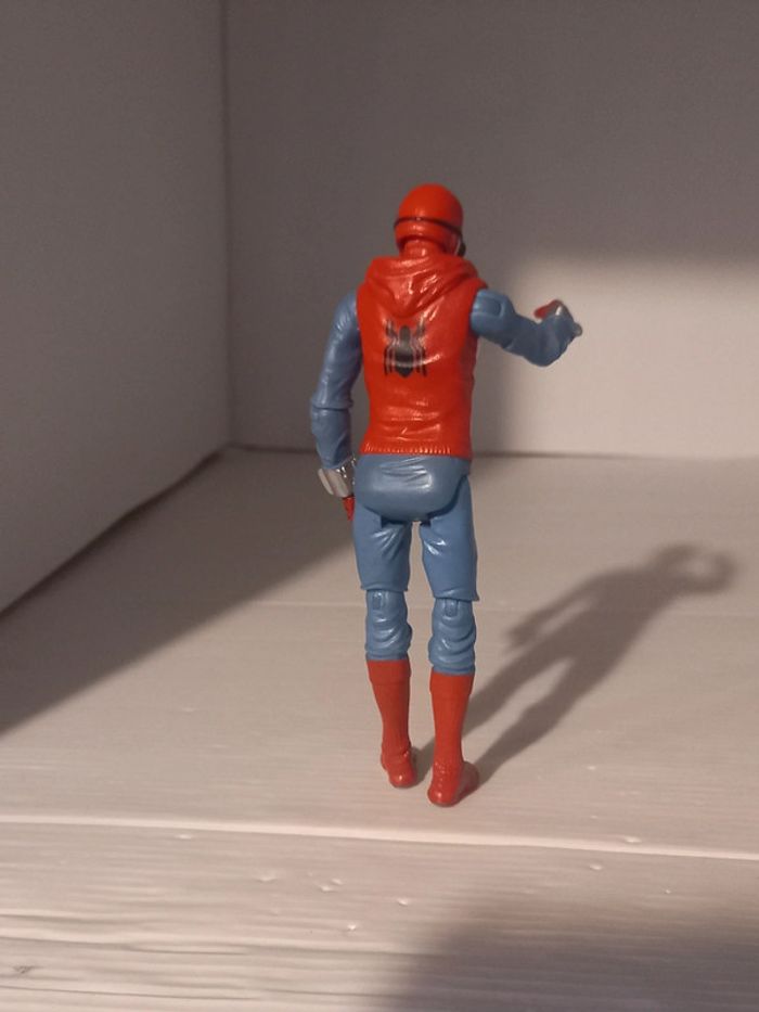 Figurine spiderman homecoming - photo numéro 2