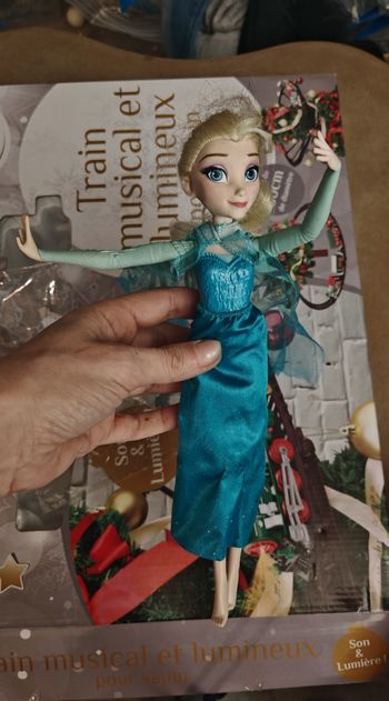 Poupee reine des neiges 