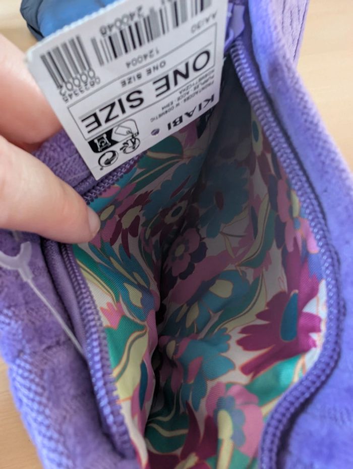 Grande trousse de beauté violette neuve - photo numéro 3