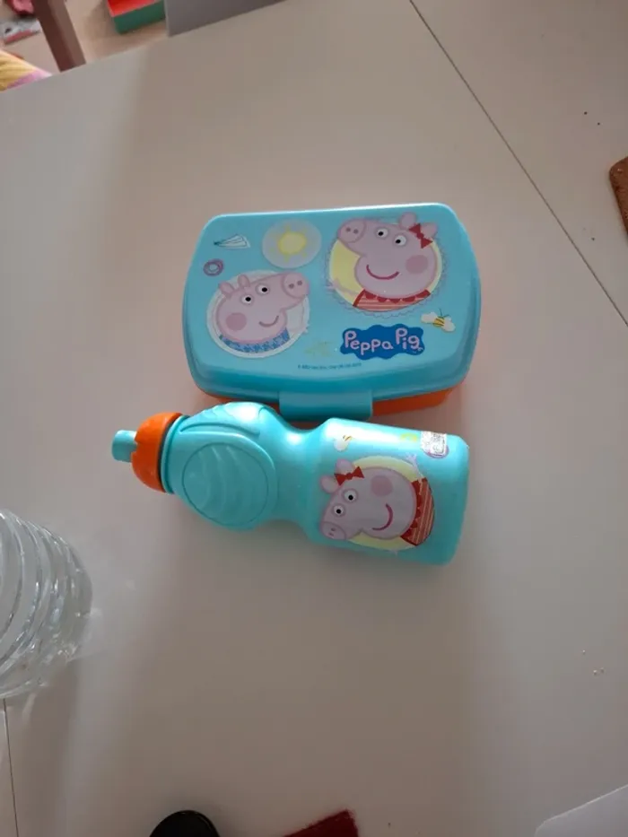 Ensemble gourde et boîte à goûter