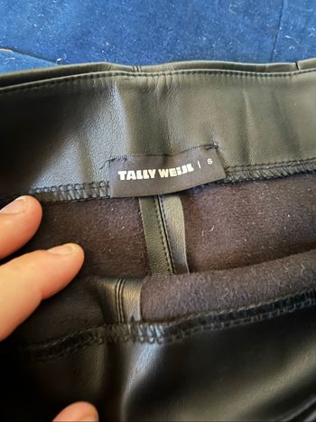 Vends mini jupe simili-cuir