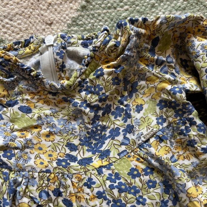 Robe fleurie 1 mois - photo numéro 2