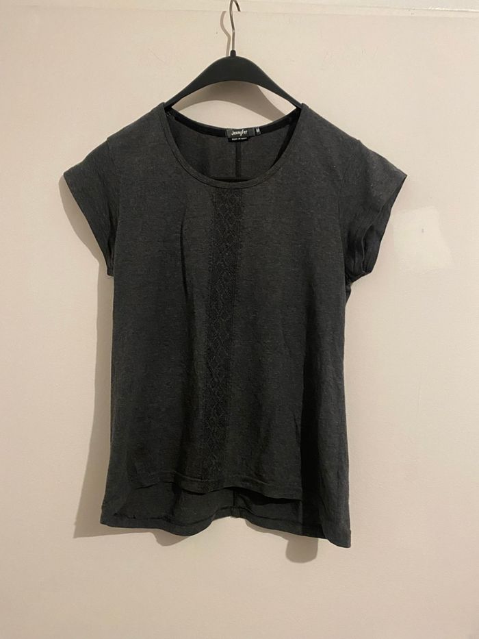 T-shirt gris foncé Jennyfer avec détail en dentelle - photo numéro 2