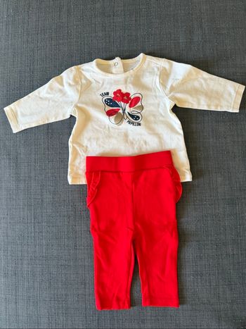 Ensemble tee shirt et pantalon