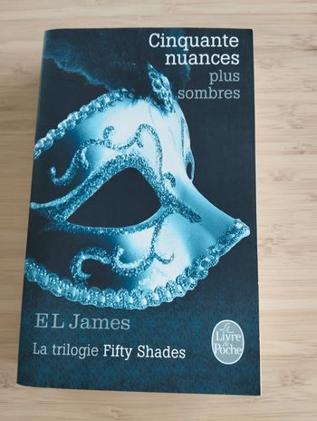 livre - cinquante nuances plus sombres