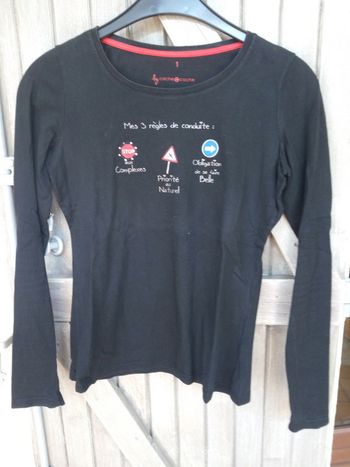 t-shirt noir avec motif taille 38