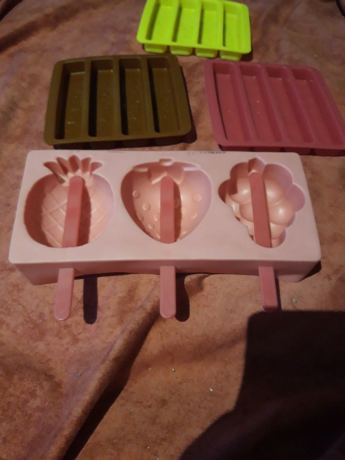 Lot moule a glaces et carambars - photo numéro 2