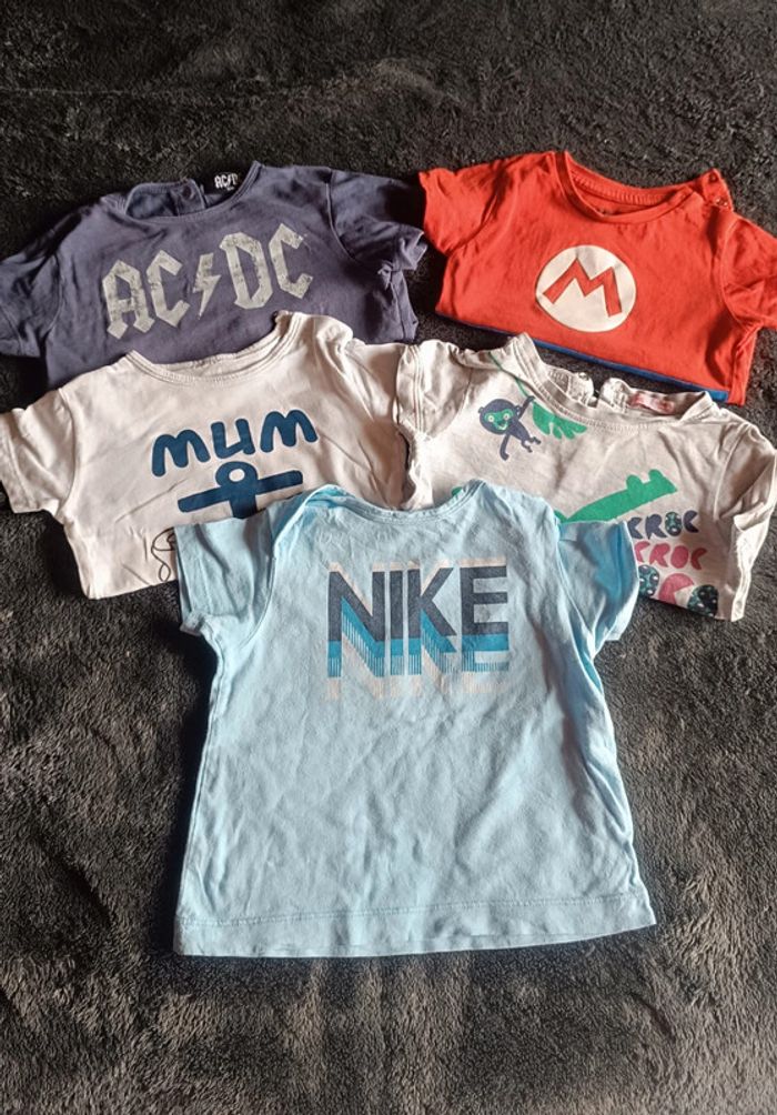 Lot de 5 tee shirt T12 mois manches courtes en très bon état