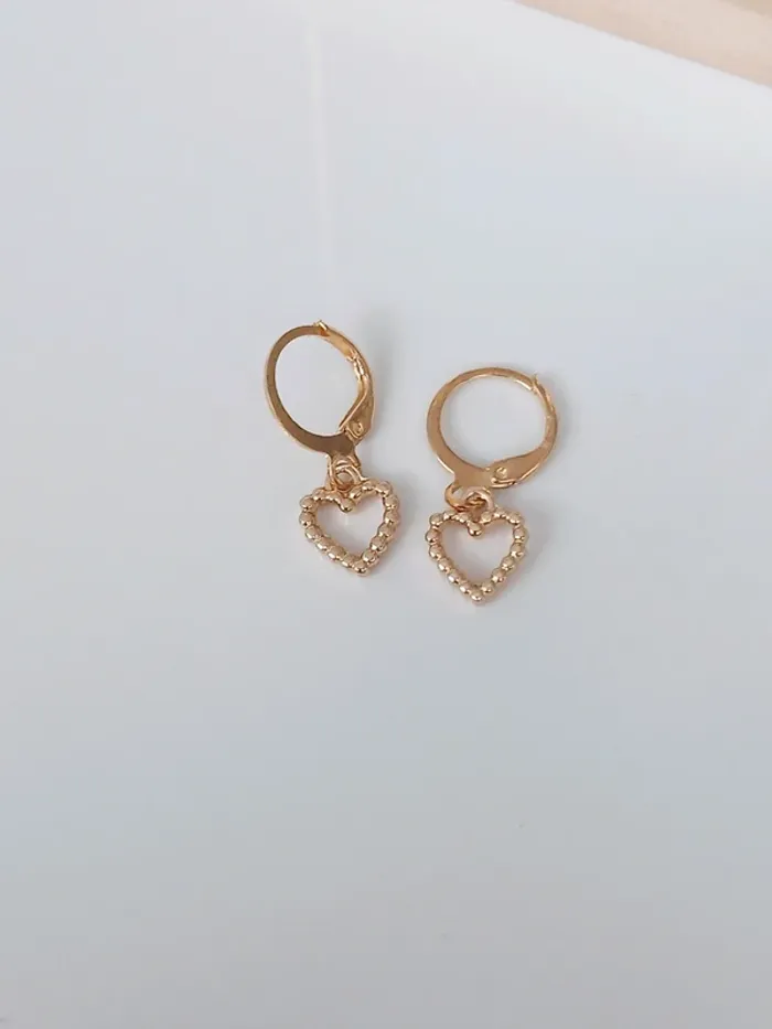 Créoles dorées cœur – Boucles d’oreilles tendance et féminines