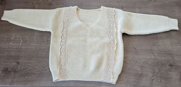 Pull beige pailletée dorée + broderie