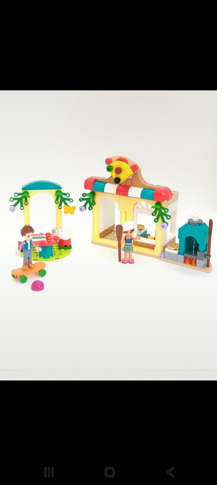 Lego friends  pizzeria de Heartlake City 41705 
Complet