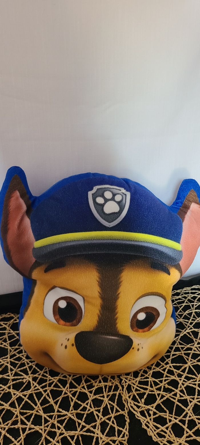 Hasbro Paw Patrol Chase Coussin en forme de tête de Chase - photo numéro 2