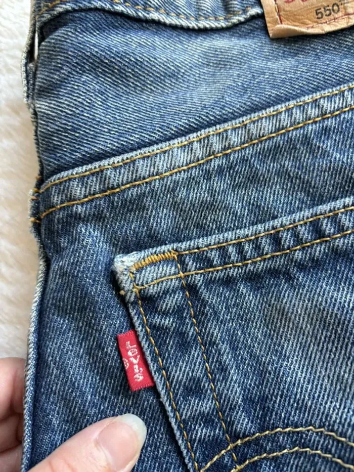 Jean Levi’s 550 femme Relaxed Fit Bleu stonewashed délavé Rare modèle US W27 L29 S/36 2000s - photo numéro 3