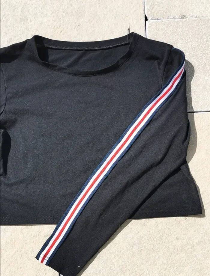 Tee-shirt crop top taille S romwe - photo numéro 2