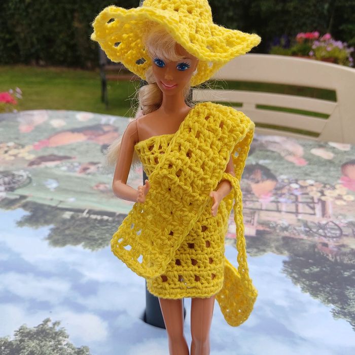 Vêtements pour Barbie 2€ - photo numéro 5