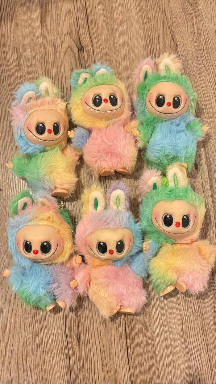Labubu multicolore