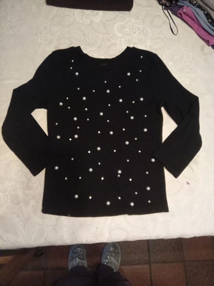 Pull col rond avec perle