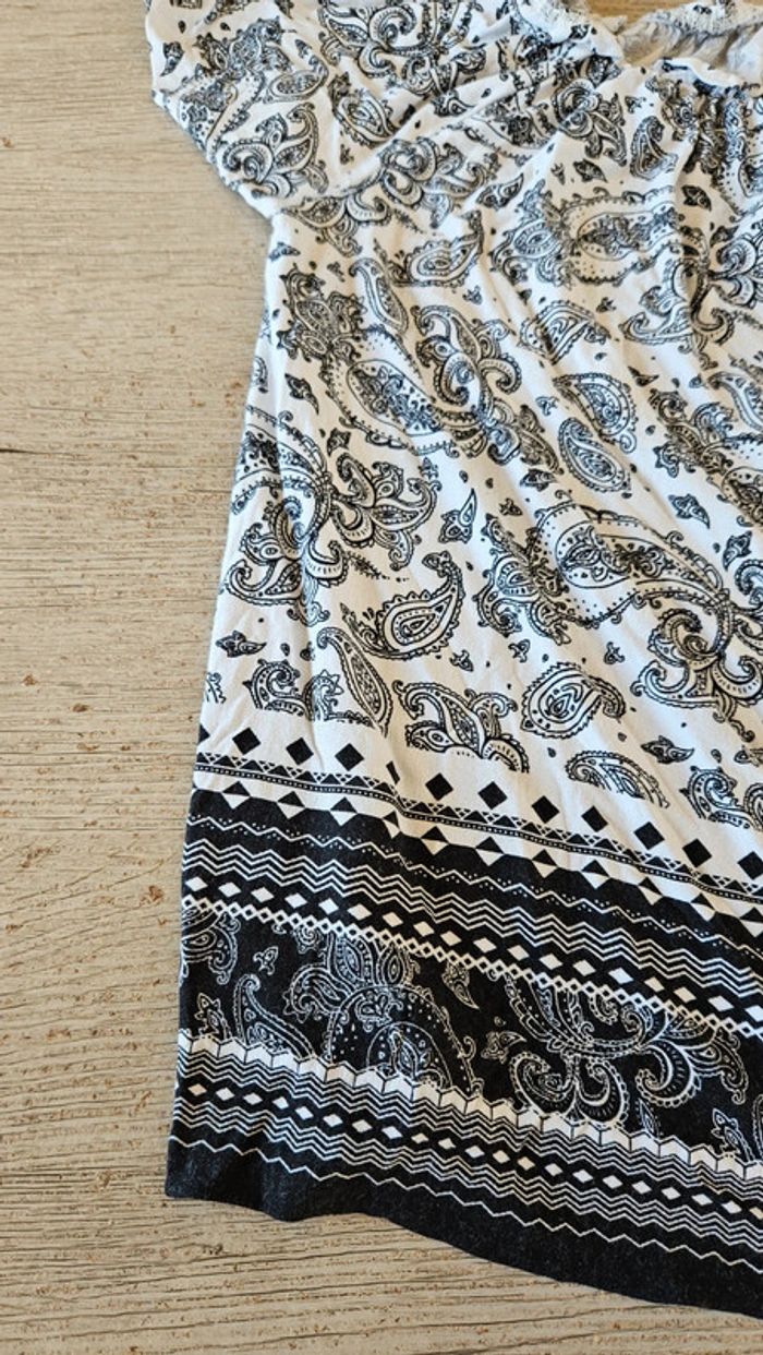 Blouse courte, manches courtes, noire et blanche, ESTVL, taille L, peu mise - photo numéro 4