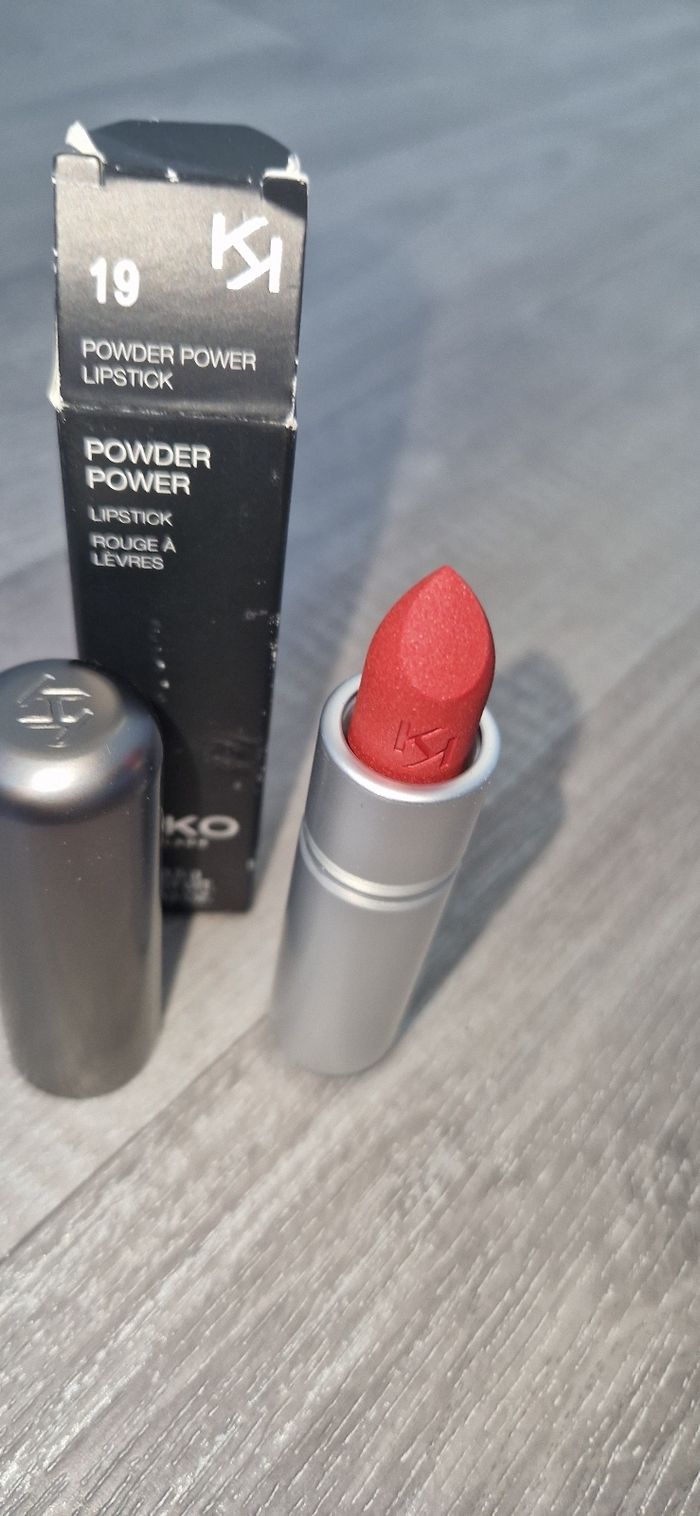 Rouge a levres mat kiko Teinte 19 - photo numéro 2