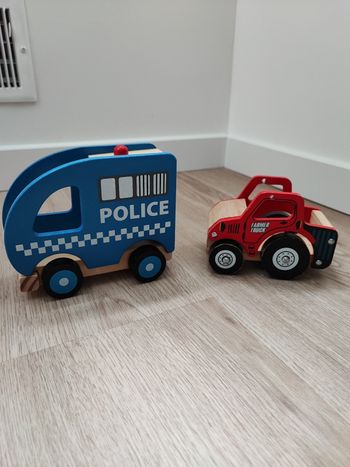 Lot de voiture en bois