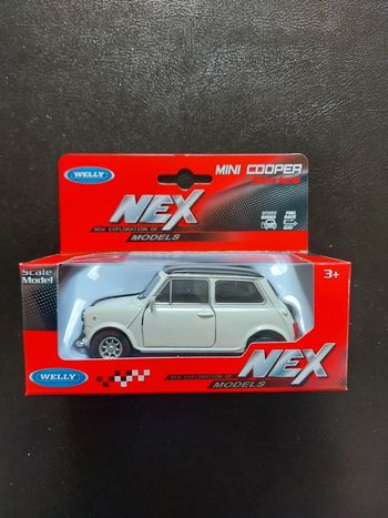 Mini Cooper  1300 - toit noir - blanche