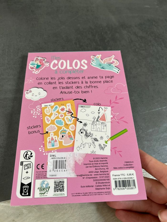 Livre de coloriage et stickers - photo numéro 2