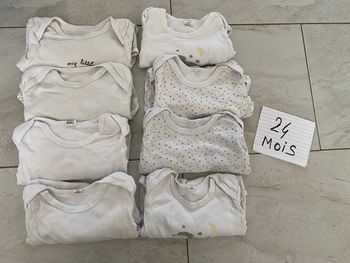 Lot de 8 bodies ML 2 ans