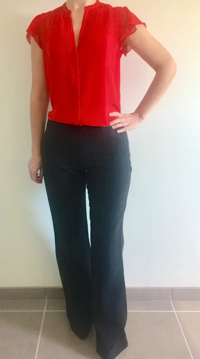 Pantalon de ville noir avec rayures rouges