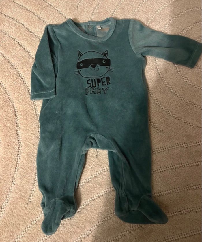 Lot : 2 pyjamas T1mois - photo numéro 3