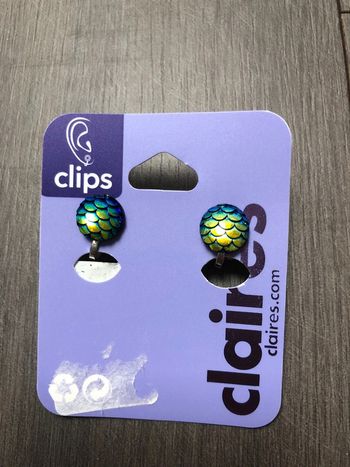 Boucles d’oreilles clip claire ´s neuves écailles