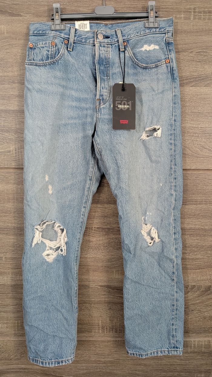 Jean Levis 501 crop