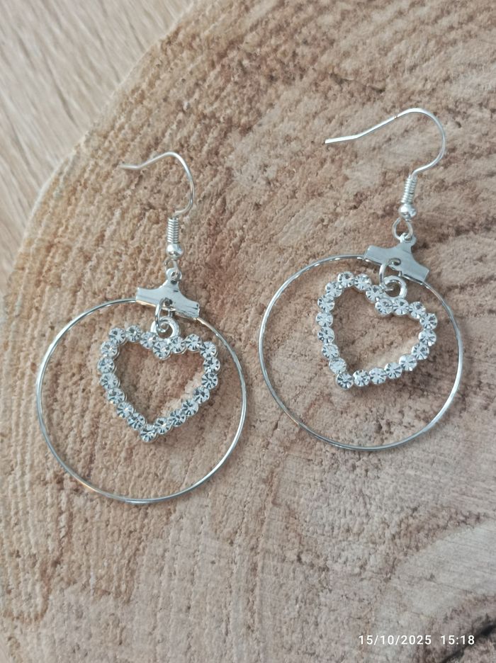 🌺 Boucle d'oreille créoles argentées - photo numéro 3