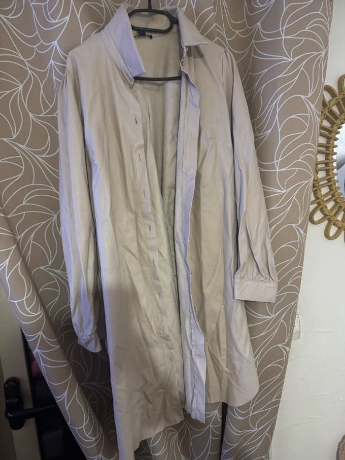 Chemise longue en simili