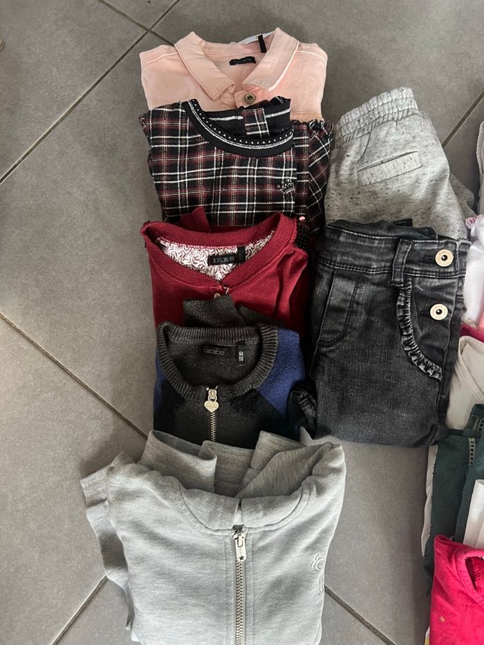 Lot 24 vêtements 6 ans. Ikks et catimini - photo numéro 9