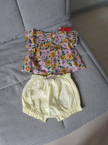 Ensemble Du Pareil Au Même taille 6 mois blouse et short neuf avec étiquettes